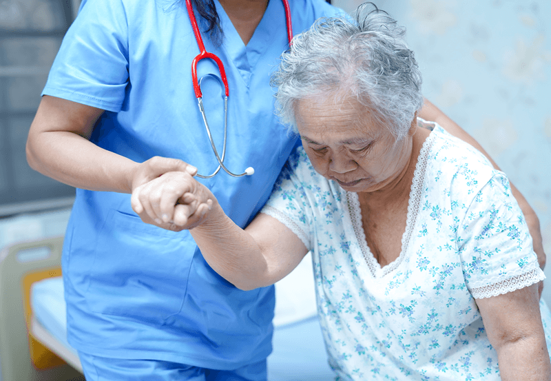 living-with-essential-tremor-practical-tips-for-maintaining-independence