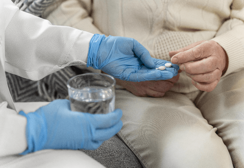 non-surgical-treatments-for-essential-tremor-medicines-therapy-lifestyle-support